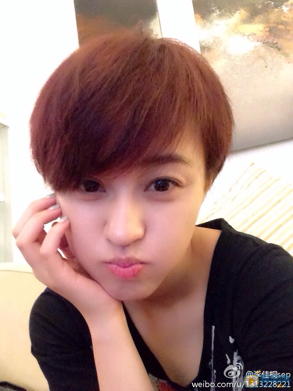 李佳桐卖萌照 李佳桐卖萌照