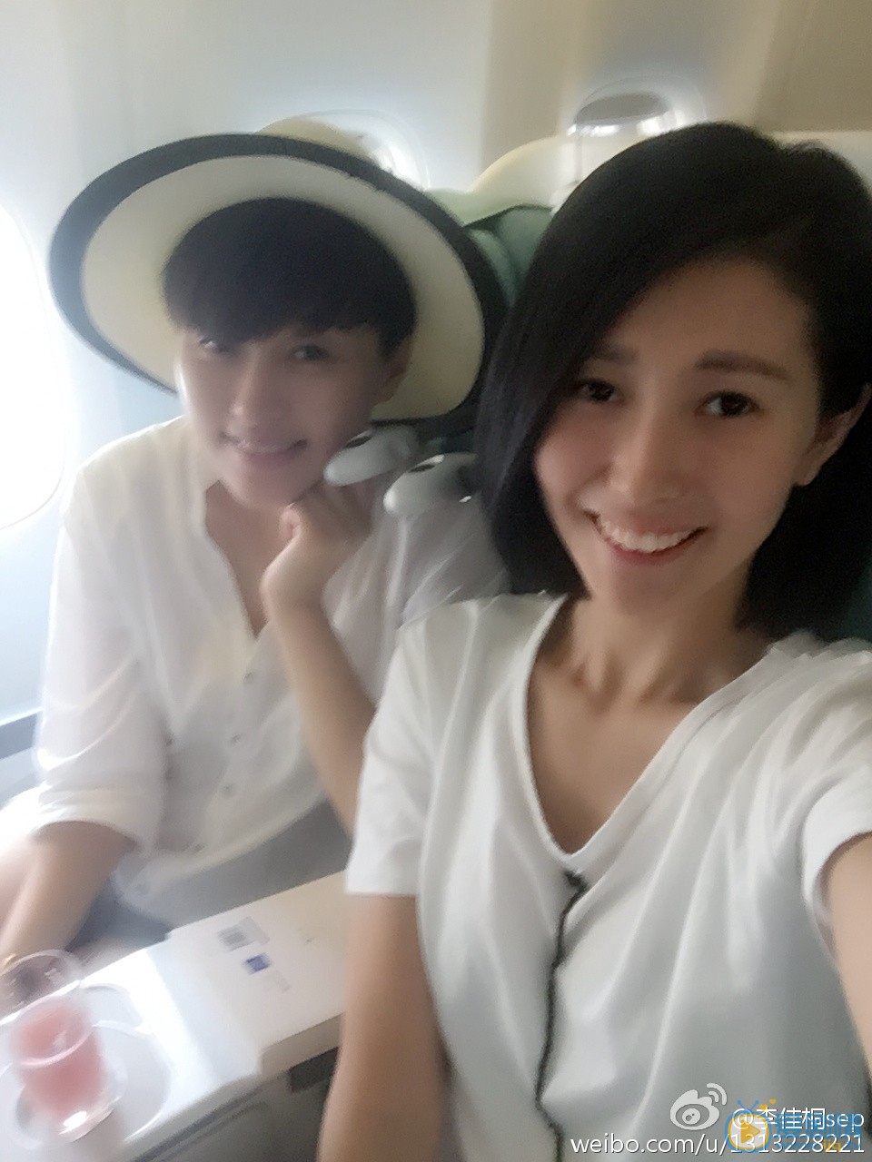李佳桐卖萌照 李佳桐高清写真_李佳桐高清剧照
