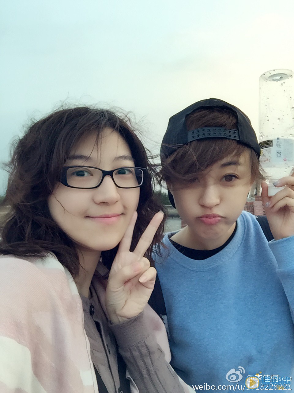 李佳桐卖萌照 李佳桐高清写真_李佳桐高清剧照
