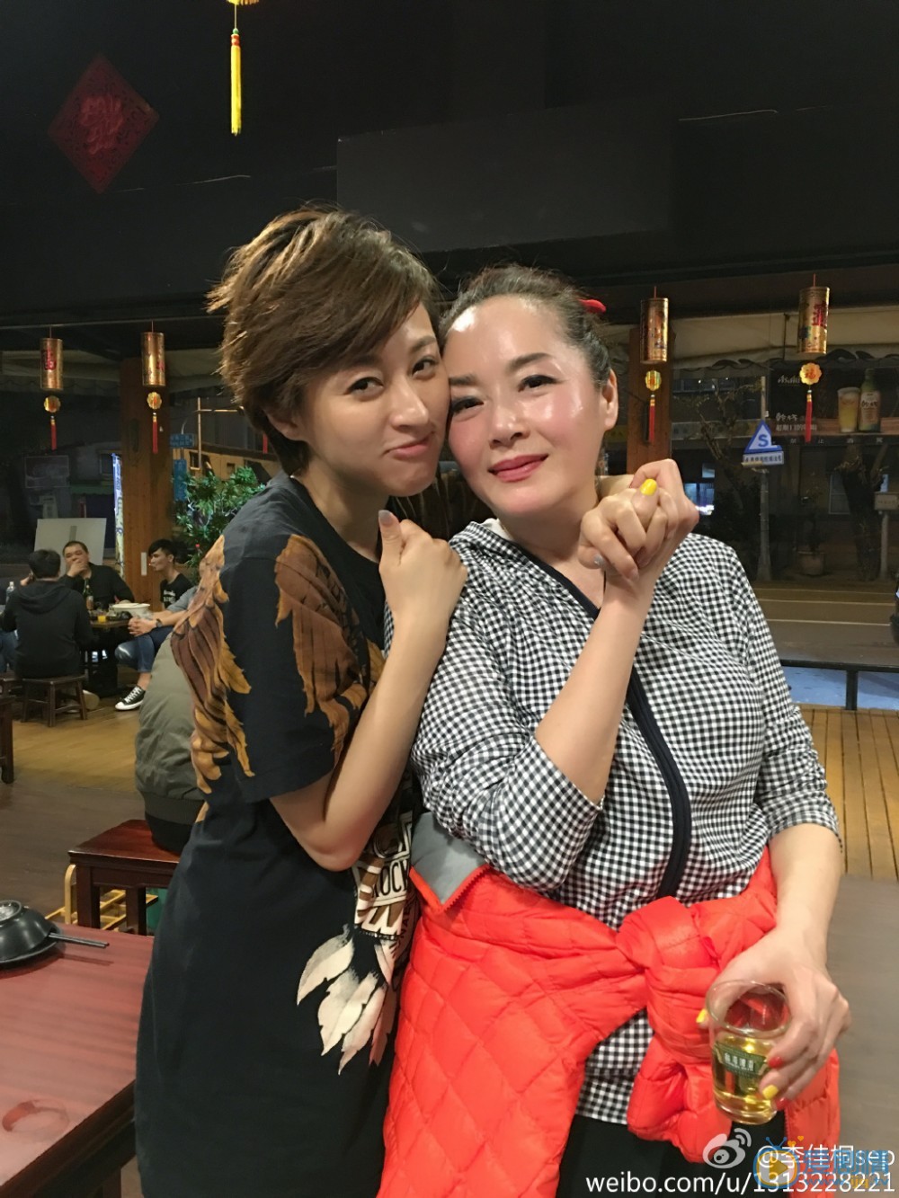 李佳桐卖萌照 李佳桐高清写真_李佳桐高清剧照