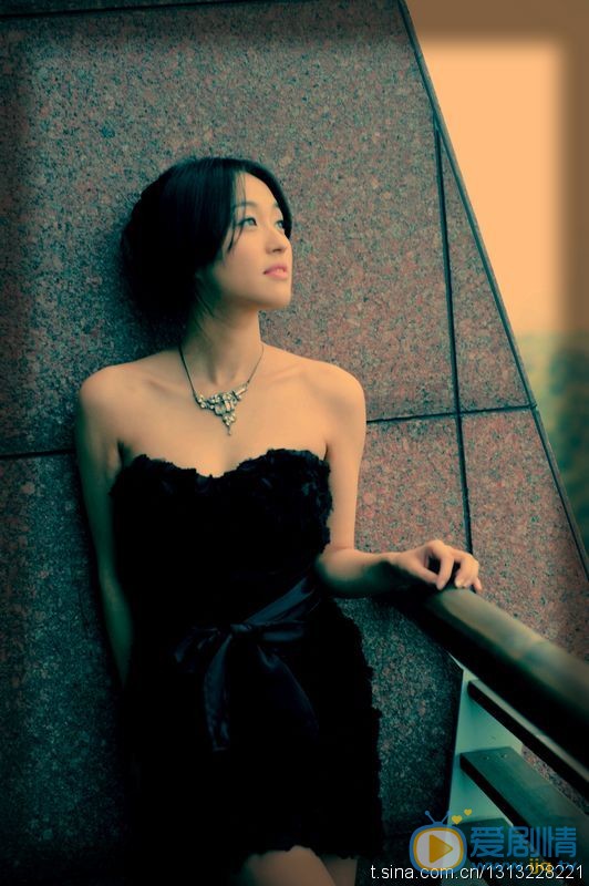 李佳桐时尚街拍 李佳桐高清写真_李佳桐高清剧照