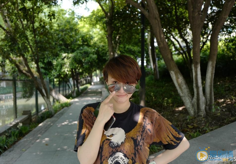 李佳桐生活照 李佳桐高清写真_李佳桐高清剧照