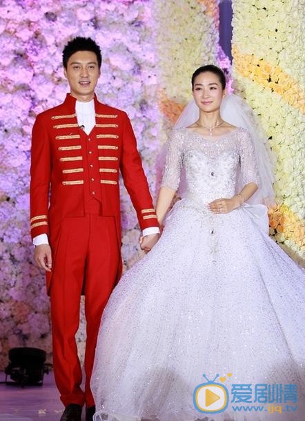 何建泽结婚照 何建泽和陶昕然结婚照