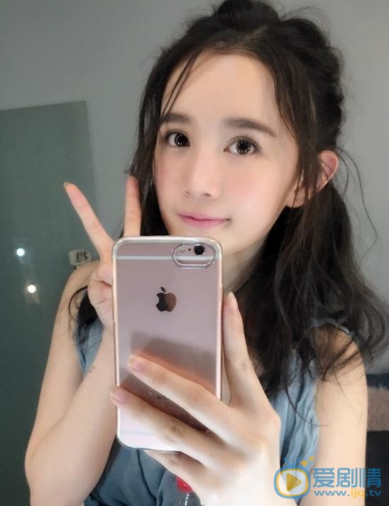 成梓宁生活照