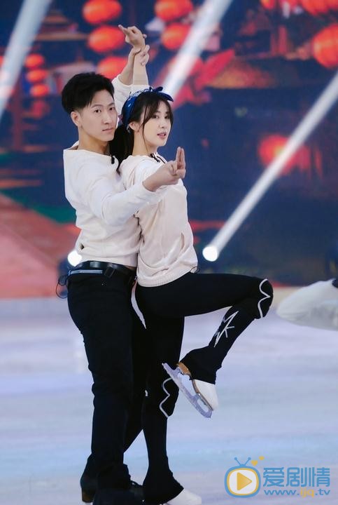 李菲儿《跨界冰雪王》节目照 李菲儿高清写真_李菲儿高清剧照