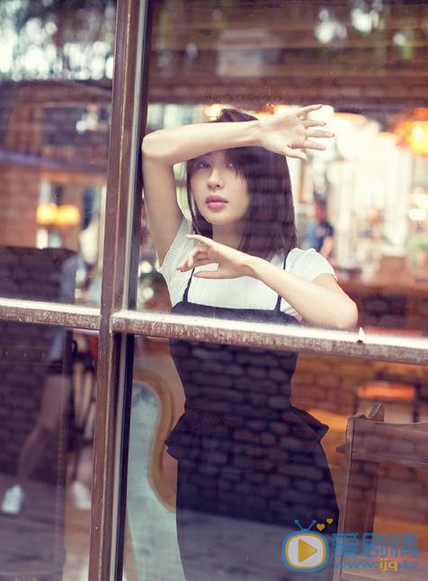 李菲儿休闲街拍 李菲儿高清写真_李菲儿高清剧照