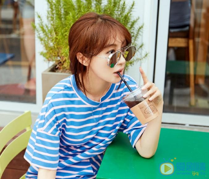 李菲儿休闲街拍 李菲儿高清写真_李菲儿高清剧照
