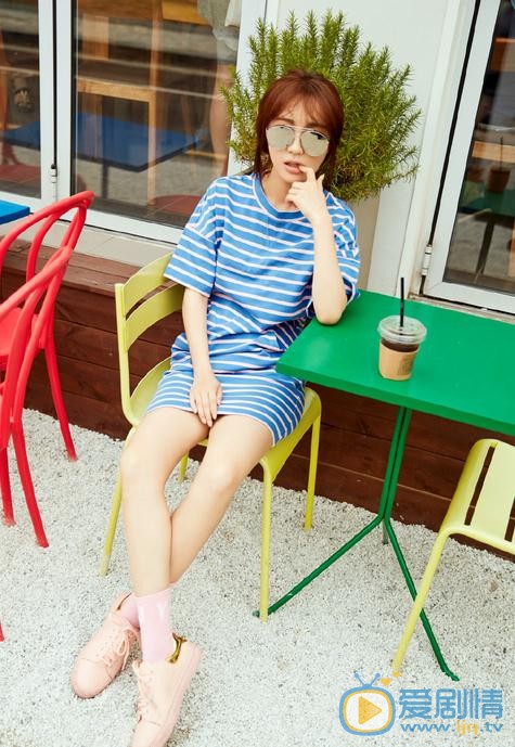 李菲儿休闲街拍 李菲儿高清写真_李菲儿高清剧照