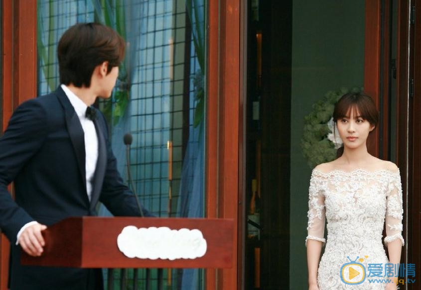 李菲儿《远得要命的爱情》剧照 李菲儿高清写真_李菲儿高清剧照