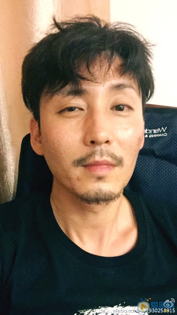 王泷正生活照