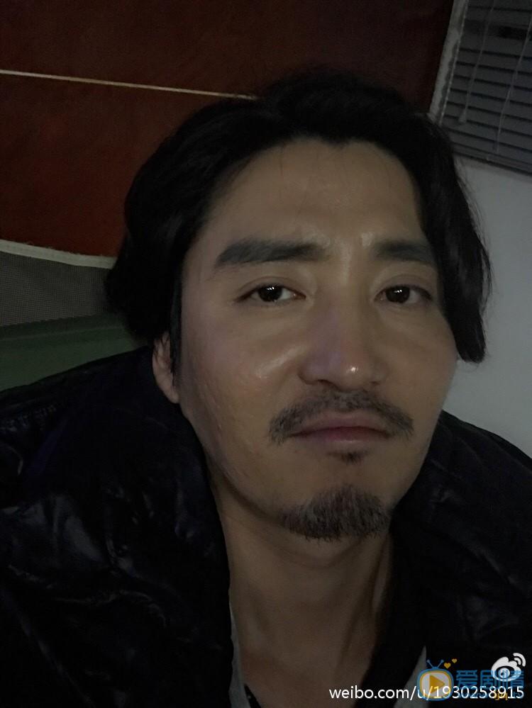 王泷正生活照 王泷正高清写真_王泷正高清剧照
