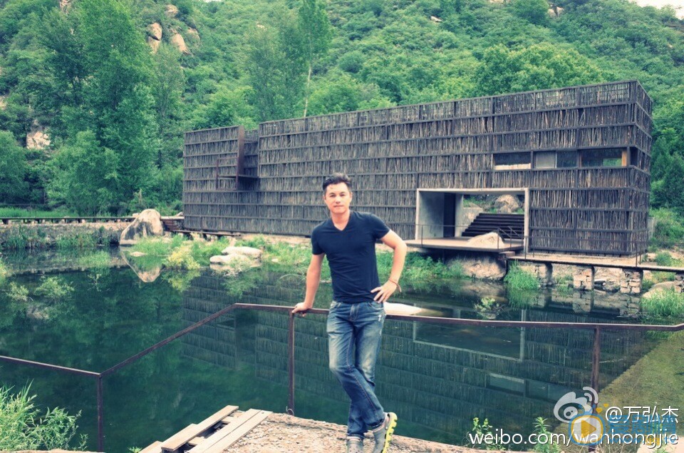 万弘杰生活照 万弘杰高清写真_万弘杰高清剧照