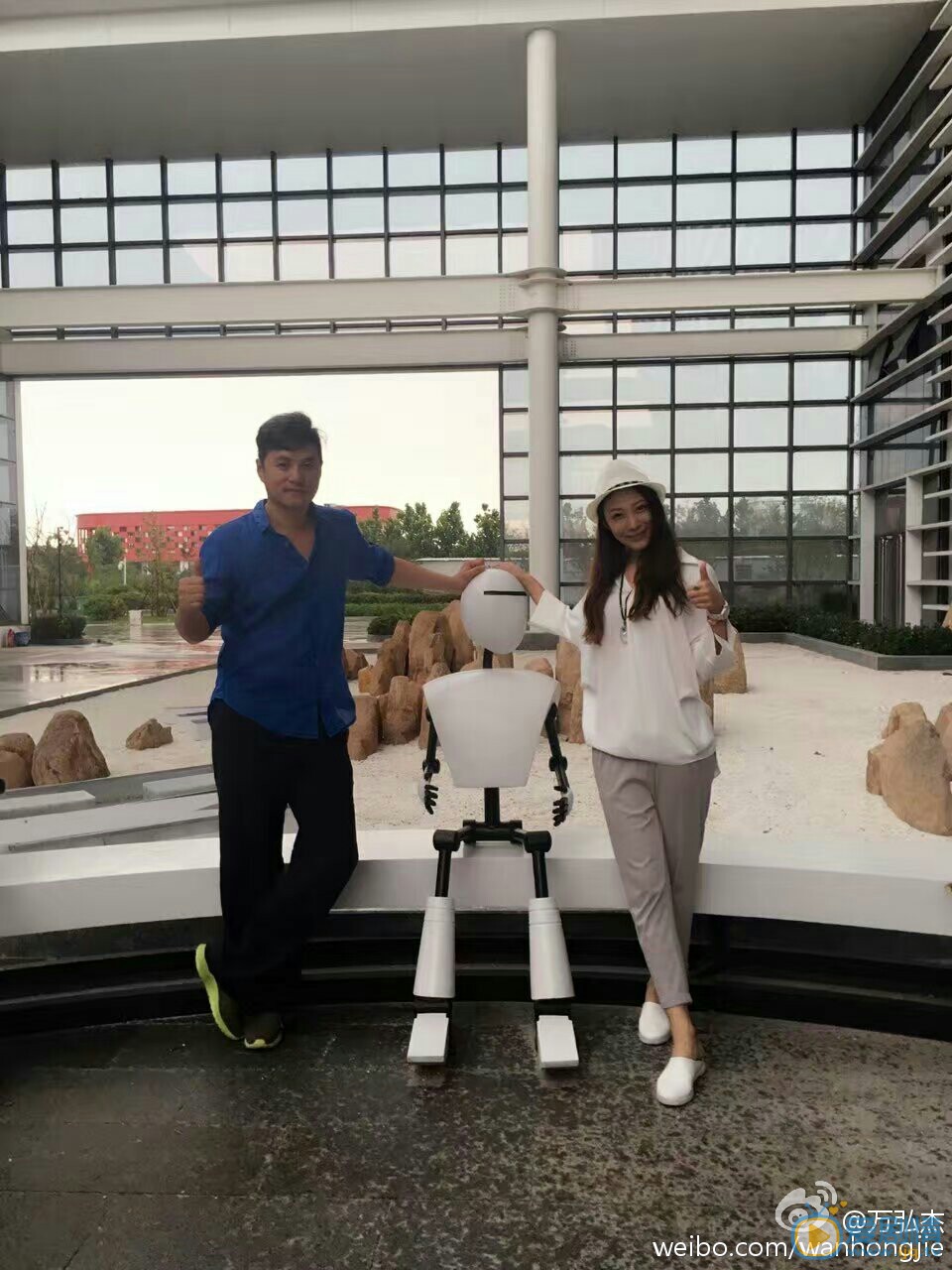 万弘杰生活照 万弘杰高清写真_万弘杰高清剧照