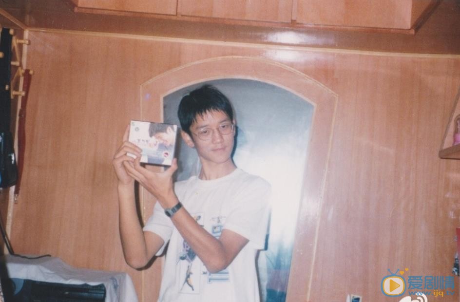 吴亚衡童年青涩照 吴亚衡高清写真_吴亚衡高清剧照