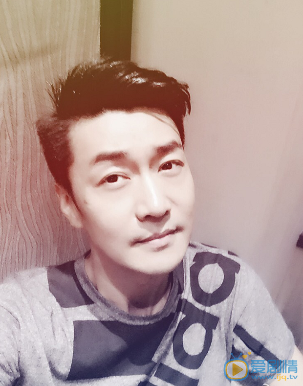 李进荣生活照 李进荣高清写真_李进荣高清剧照