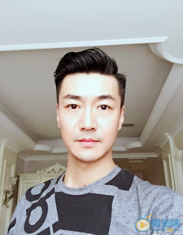 李进荣生活照 李进荣高清写真_李进荣高清剧照