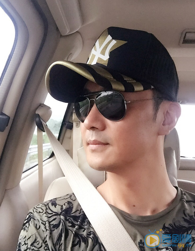 李进荣生活照 李进荣高清写真_李进荣高清剧照