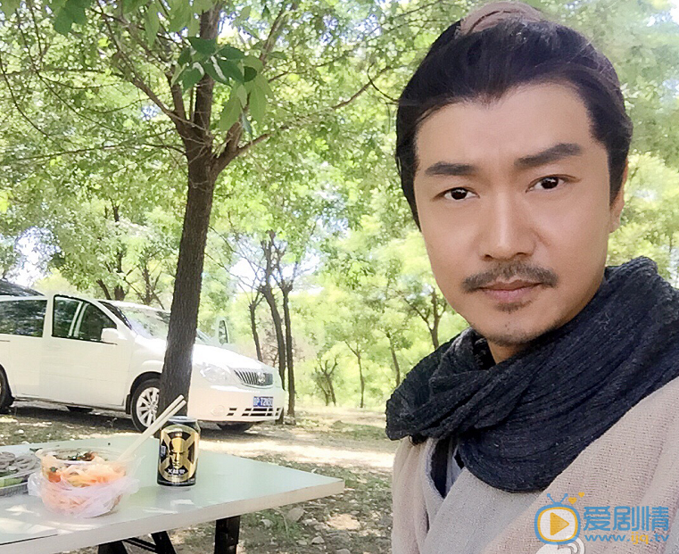 李进荣生活照 李进荣高清写真_李进荣高清剧照