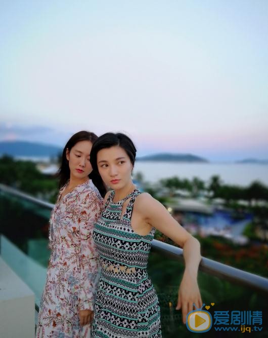 王艺曈朋友合照 王艺曈高清写真_王艺曈高清剧照