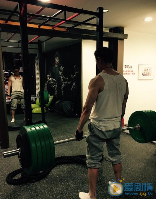 赵威霖生活照 赵威霖高清写真_赵威霖高清剧照