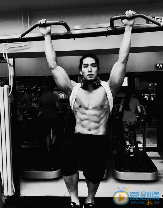 赵威霖生活照 赵威霖高清写真_赵威霖高清剧照