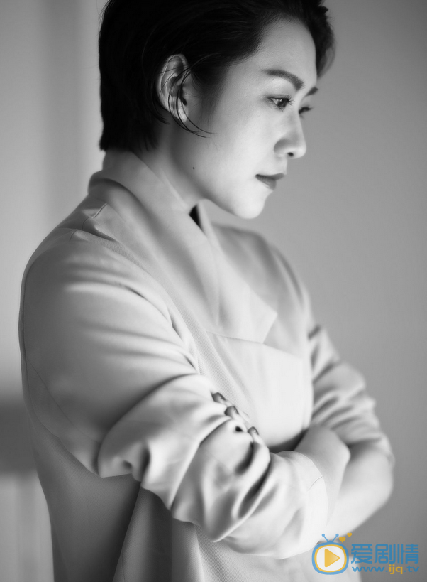 吕晓霖黑白写真 吕晓霖高清写真_吕晓霖高清剧照