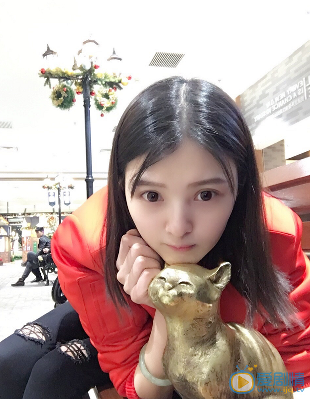 张潘靓子卖萌照 张潘靓子高清写真_张潘靓子高清剧照