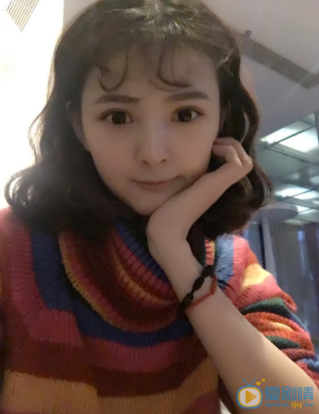 张潘靓子卖萌照 张潘靓子高清写真_张潘靓子高清剧照