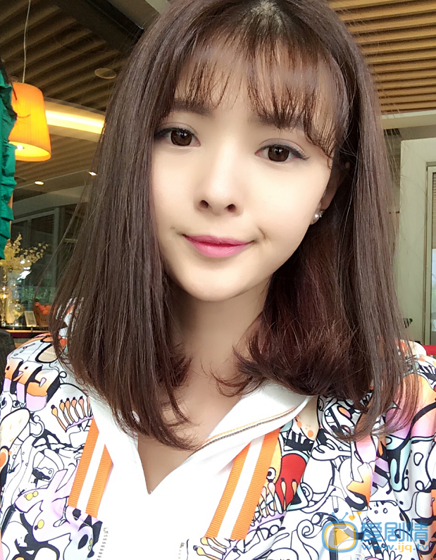 张潘靓子卖萌照 张潘靓子高清写真_张潘靓子高清剧照