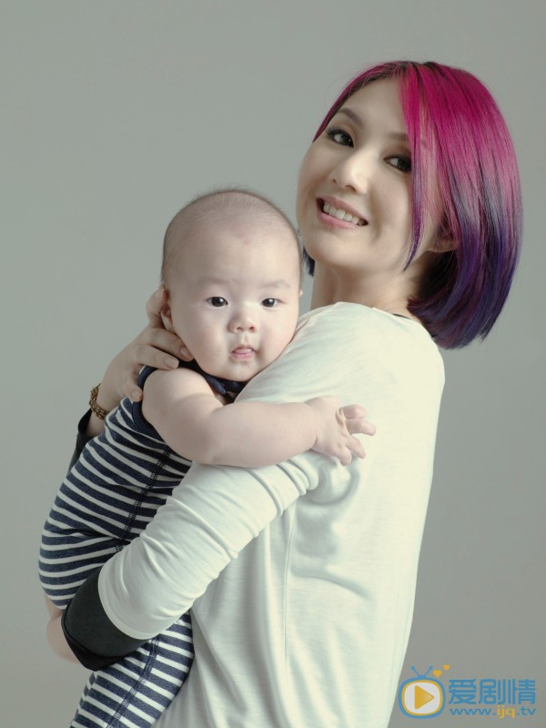 杨千嬅亲子照 杨千嬅高清写真_杨千嬅高清剧照
