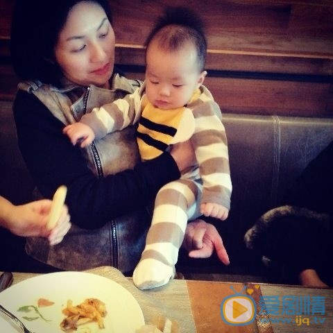 杨千嬅亲子照 杨千嬅高清写真_杨千嬅高清剧照