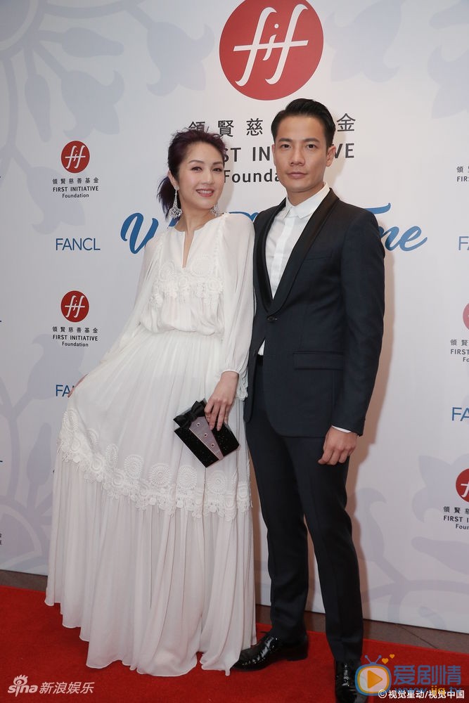 杨千嬅夫妻同框照 杨千嬅和老公丁子高合照