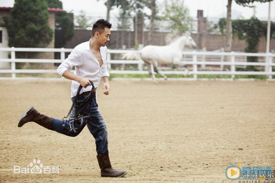 王学兵时尚街拍 王学兵高清写真_王学兵高清剧照