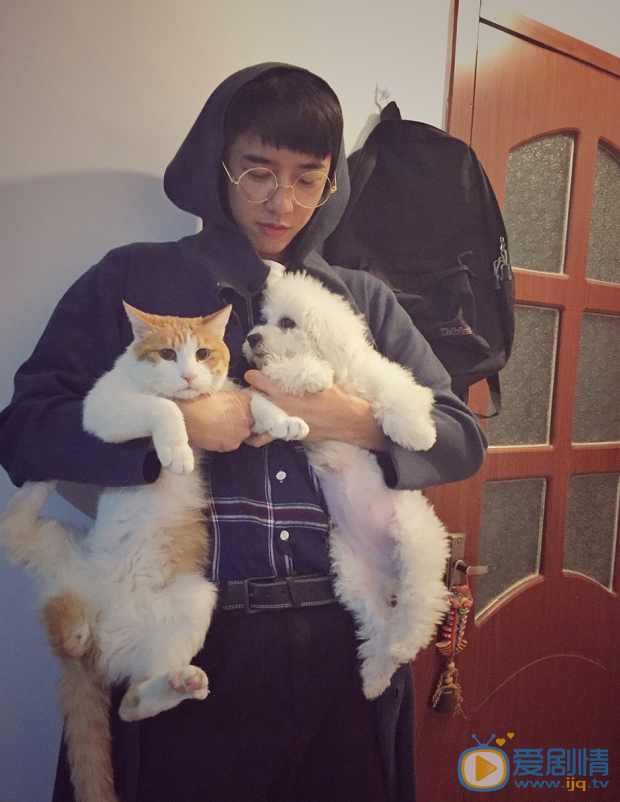 梁靖康生活照 梁靖康高清写真_梁靖康高清剧照