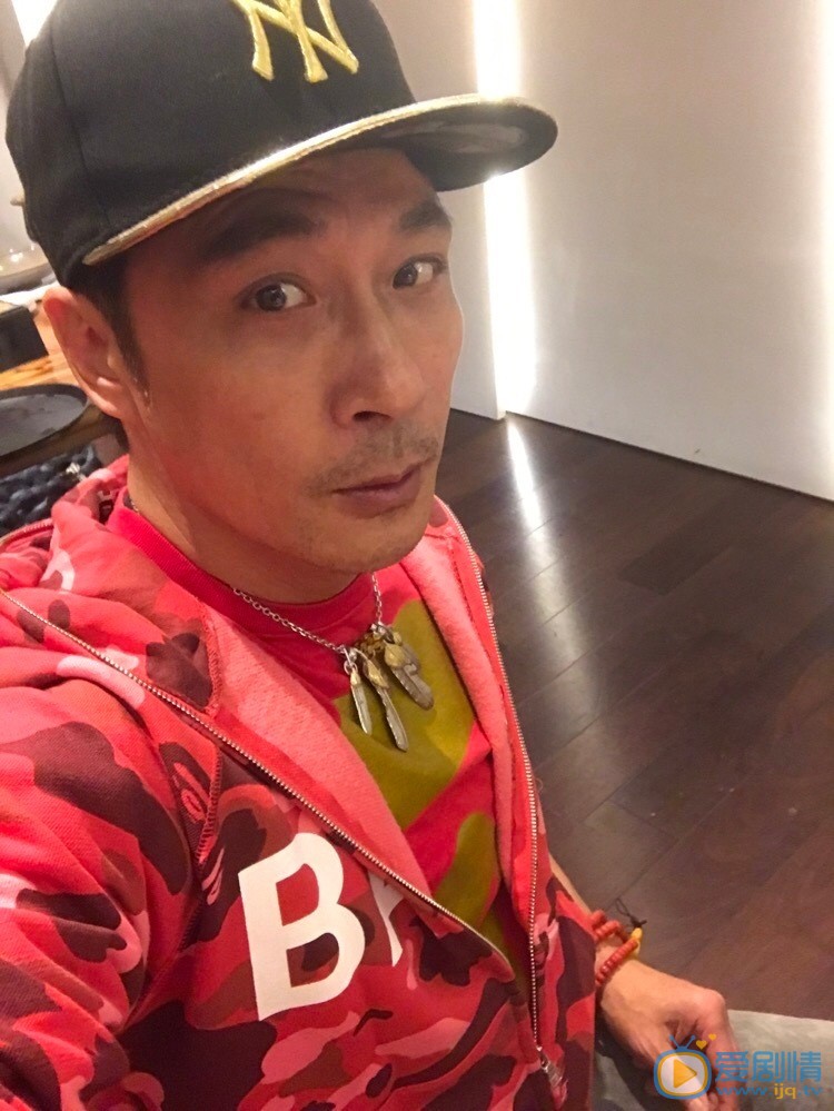 吴镇宇生活照 吴镇宇高清写真_吴镇宇高清剧照