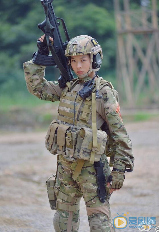 童苡萱《特种兵之火凤凰》剧照 童苡萱高清写真_童苡萱高清剧照