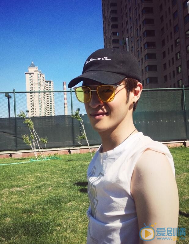 张奕聪生活照 张奕聪高清写真_张奕聪高清剧照