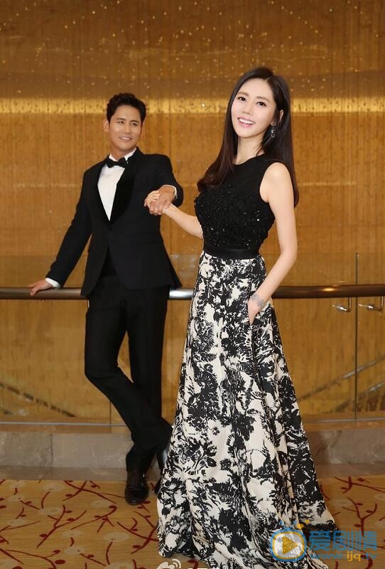 于晓光于晓光秋瓷炫合照 于晓光高清写真_于晓光高清剧照