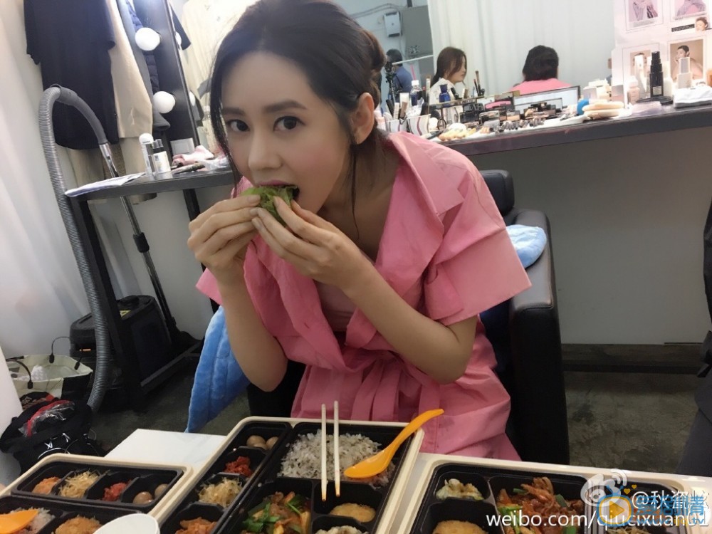 秋瓷炫嘟嘴卖萌照 秋瓷炫高清写真_秋瓷炫高清剧照