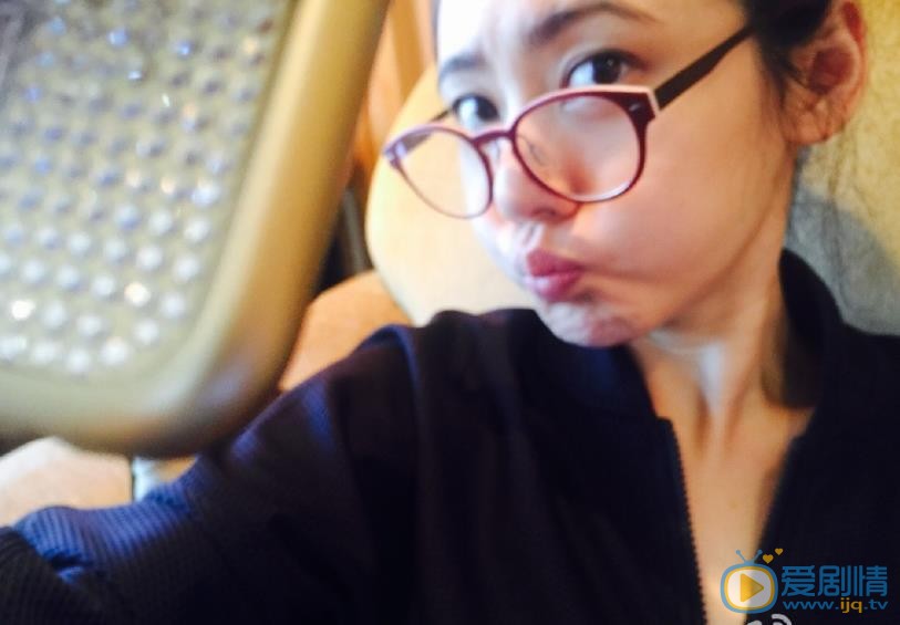 秋瓷炫嘟嘴卖萌照 秋瓷炫高清写真_秋瓷炫高清剧照