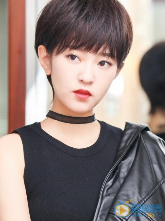 刘泳希短发写真‘