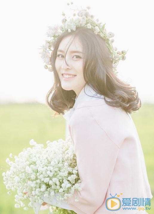 汤晶晶花仙子写真