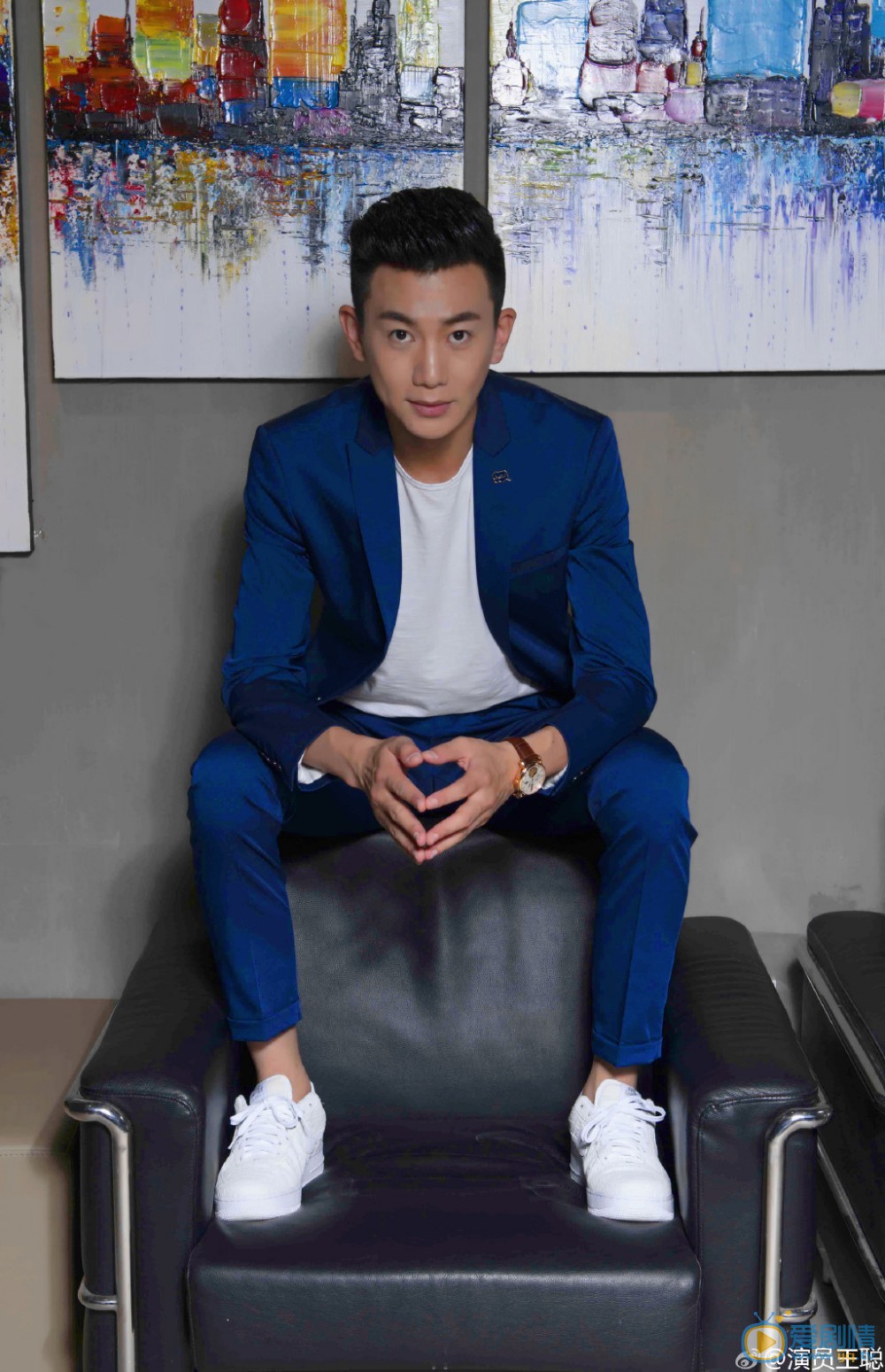 王聪时尚街拍 王聪高清写真_王聪高清剧照
