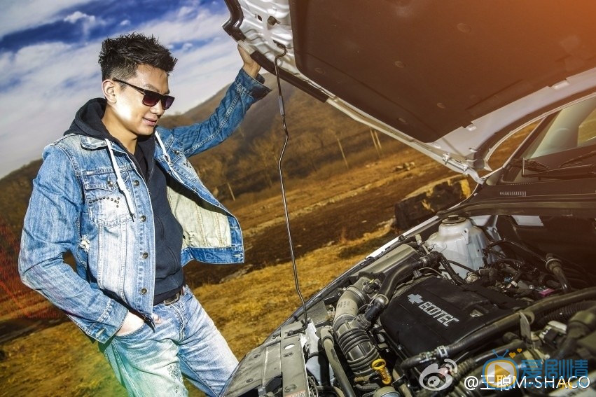 王聪时尚街拍 王聪高清写真_王聪高清剧照