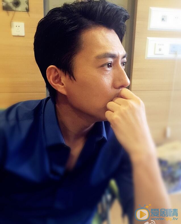 靳东生活照 靳东高清写真_靳东高清剧照