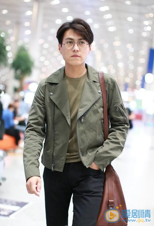 靳东机场照 靳东高清写真_靳东高清剧照