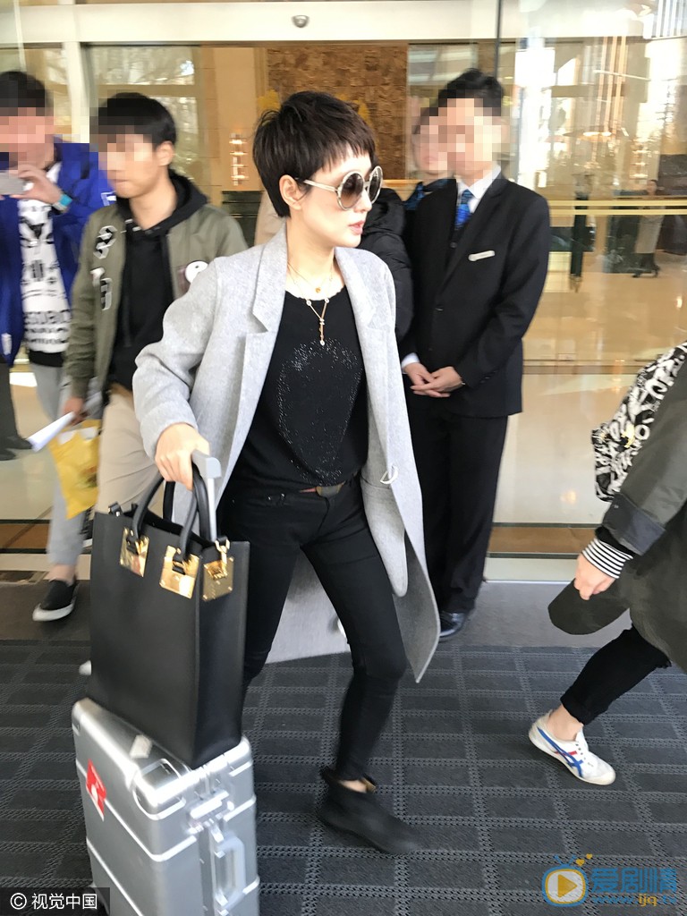 马伊琍路透街拍照 马伊琍高清写真_马伊琍高清剧照