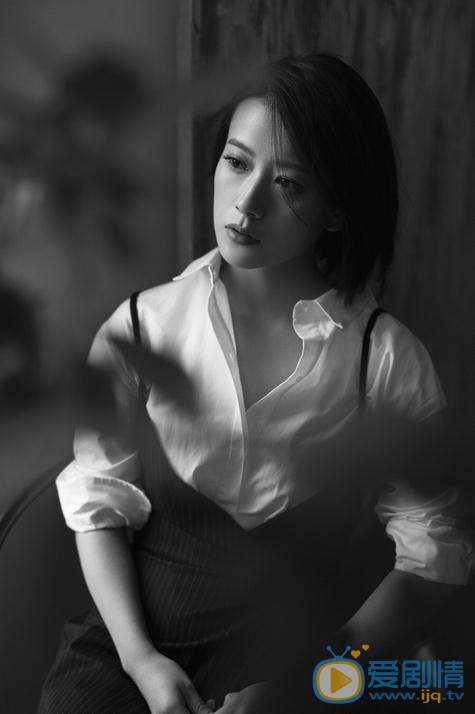 邓燕歌黑白写真 邓燕歌高清写真_邓燕歌高清剧照
