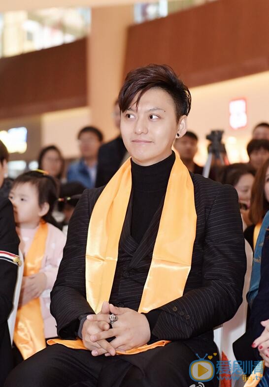 秋收起义毛泽东是谁演的？毛泽东扮演者侯京健个人资料及写真生活照欣赏