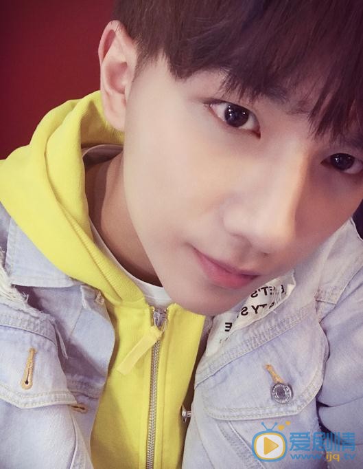 李宏毅生活照 李宏毅高清写真_李宏毅高清剧照
